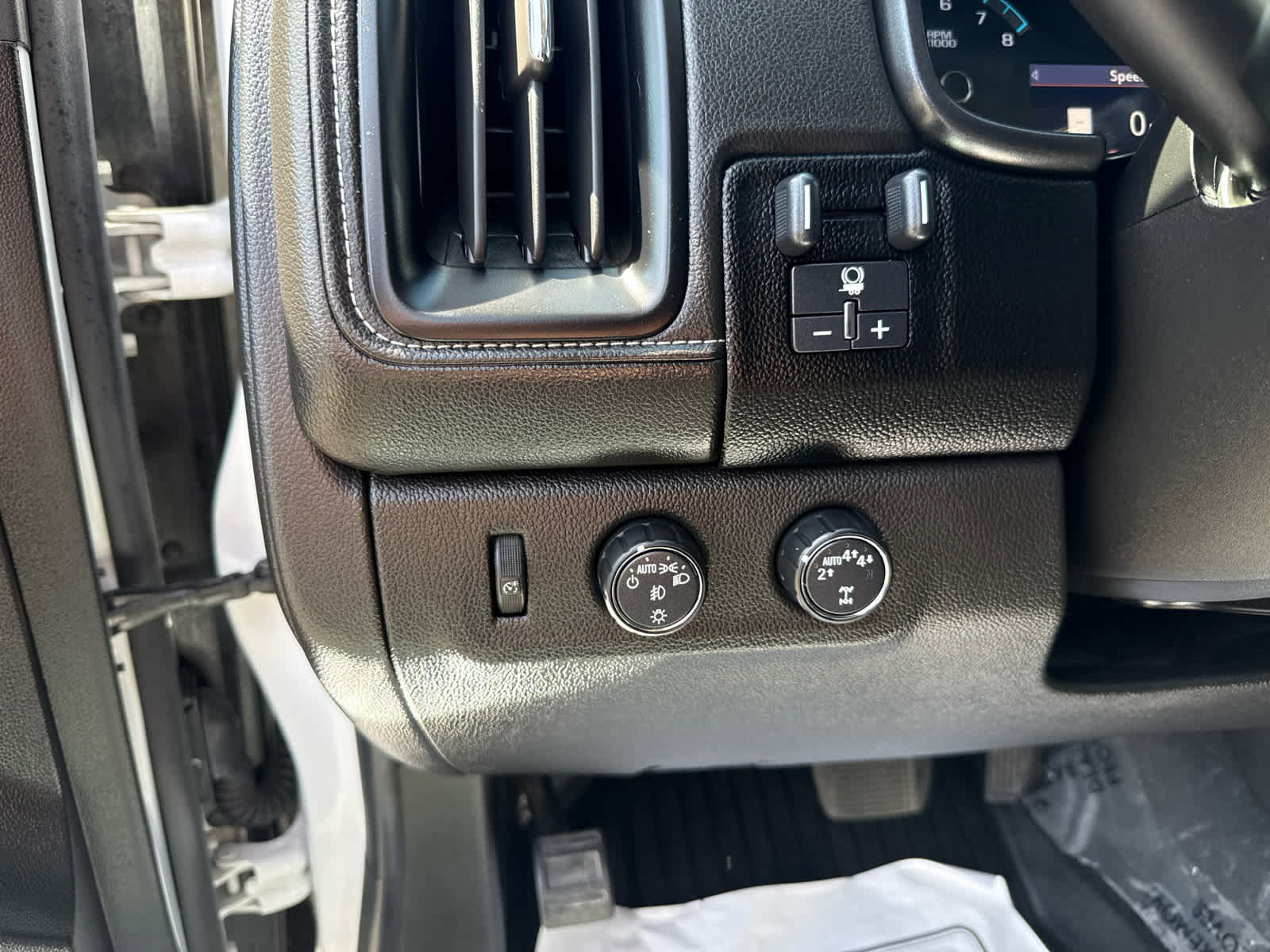Used 2021 GMC Canyon Denali AWD/4WD image 17