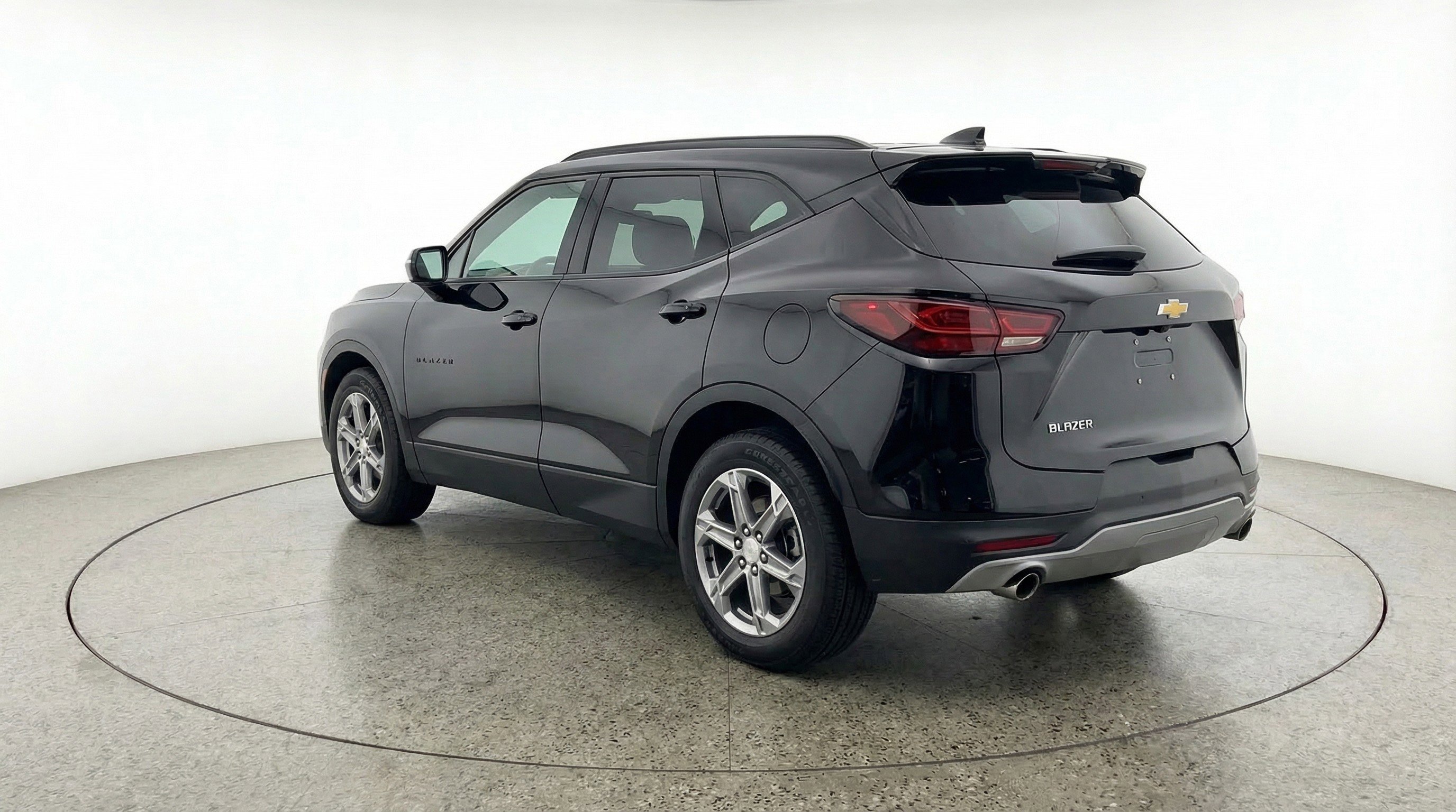 Used 2025 Chevrolet Blazer LT FWD image 6
