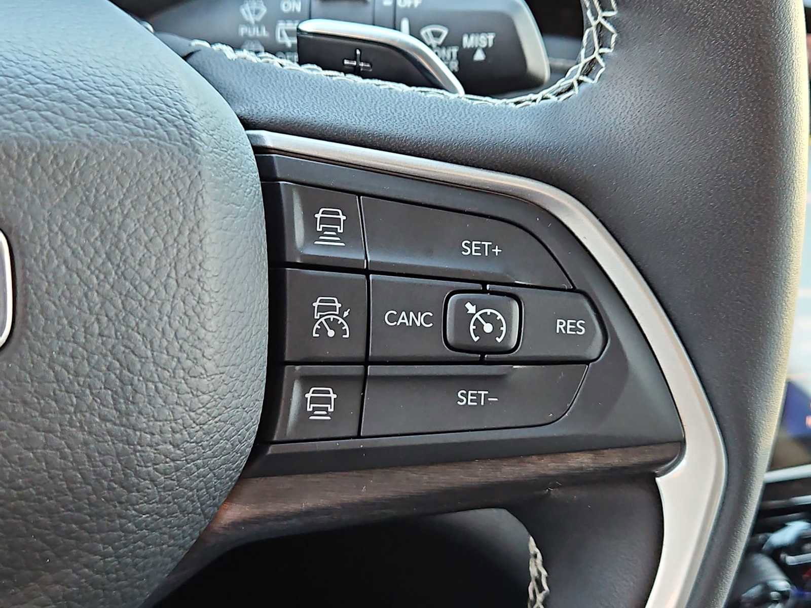 Used 2022 Jeep Grand Cherokee Limited 4xe image 26