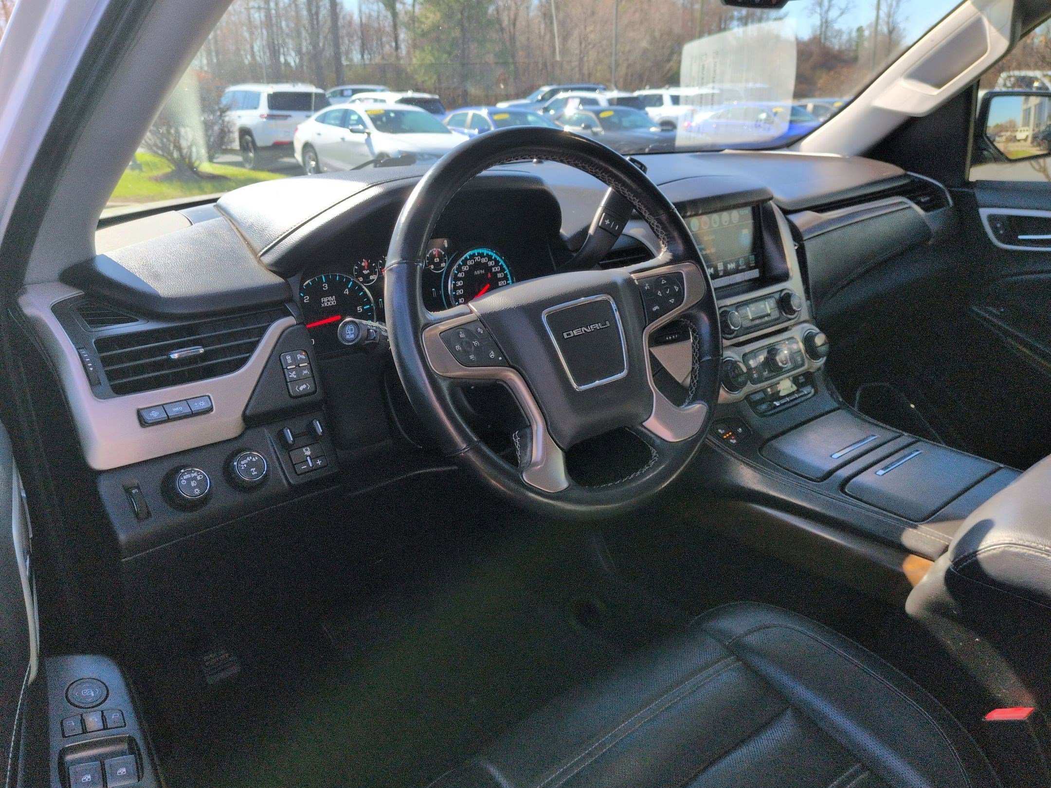 Used 2020 GMC Yukon XL Denali w/ Open Road Package AWD/4WD image 12