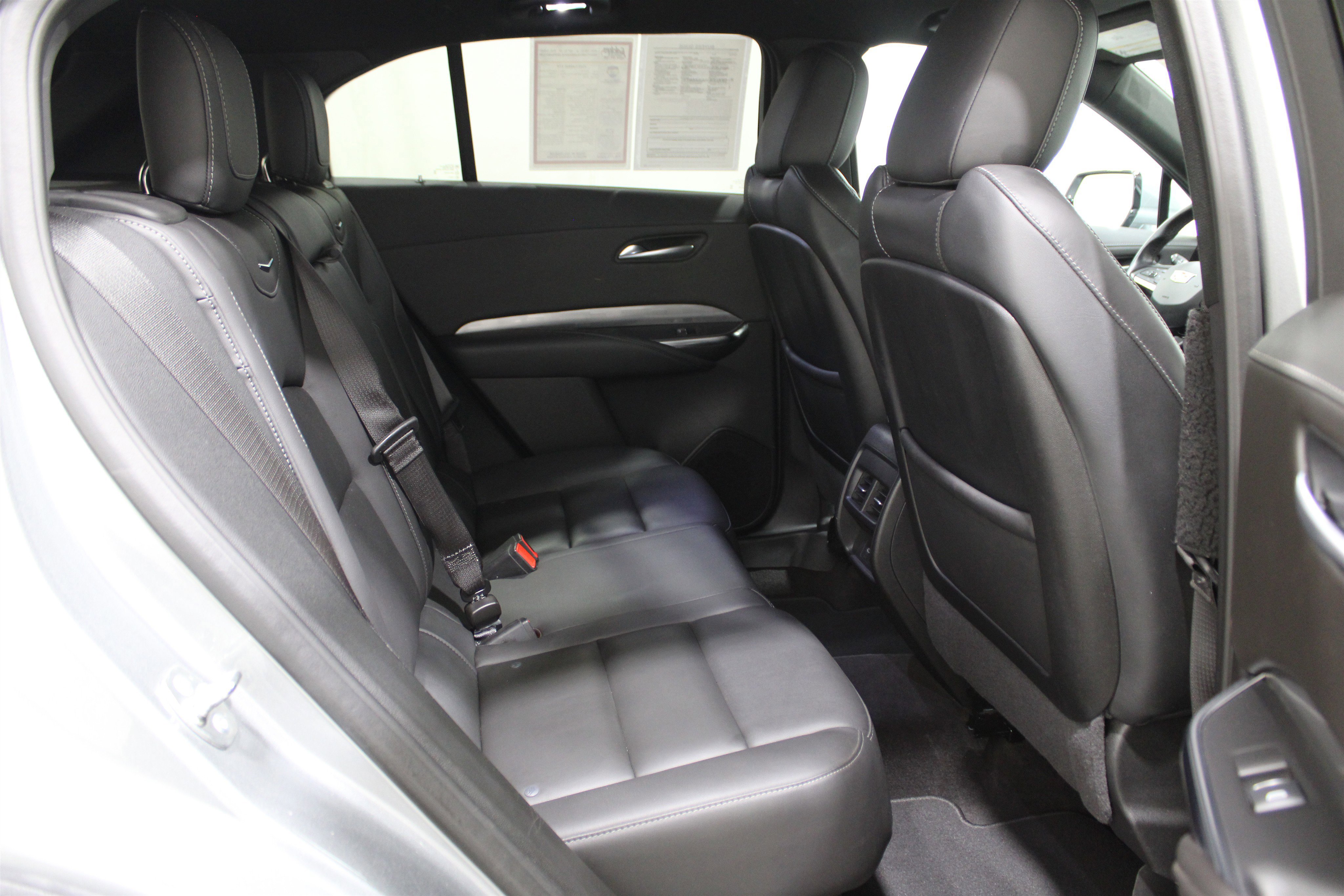 Used 2025 Cadillac XT4 Premium Luxury image 28