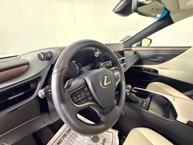 Used 2025 Lexus ES 300h w/ Premium Package image 10