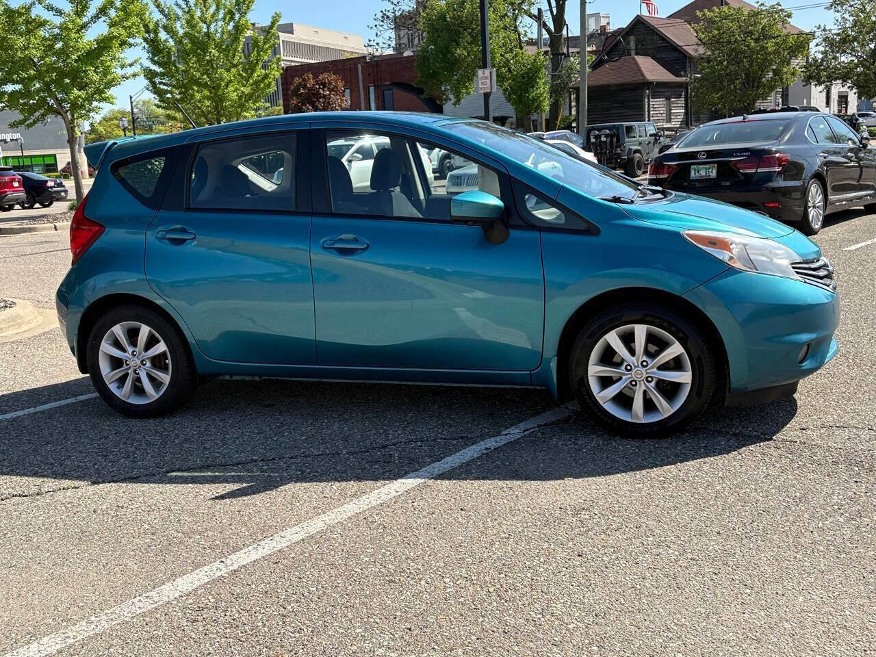 Used 2015 Nissan Versa Note SV image 2