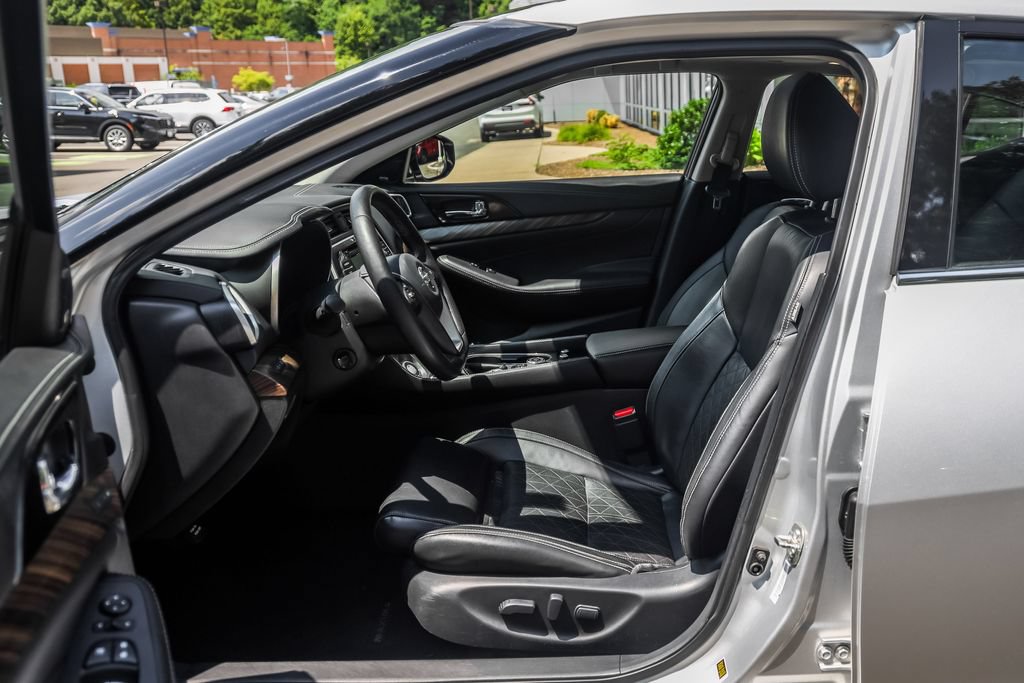 Used 2018 Nissan Maxima Platinum FWD image 25