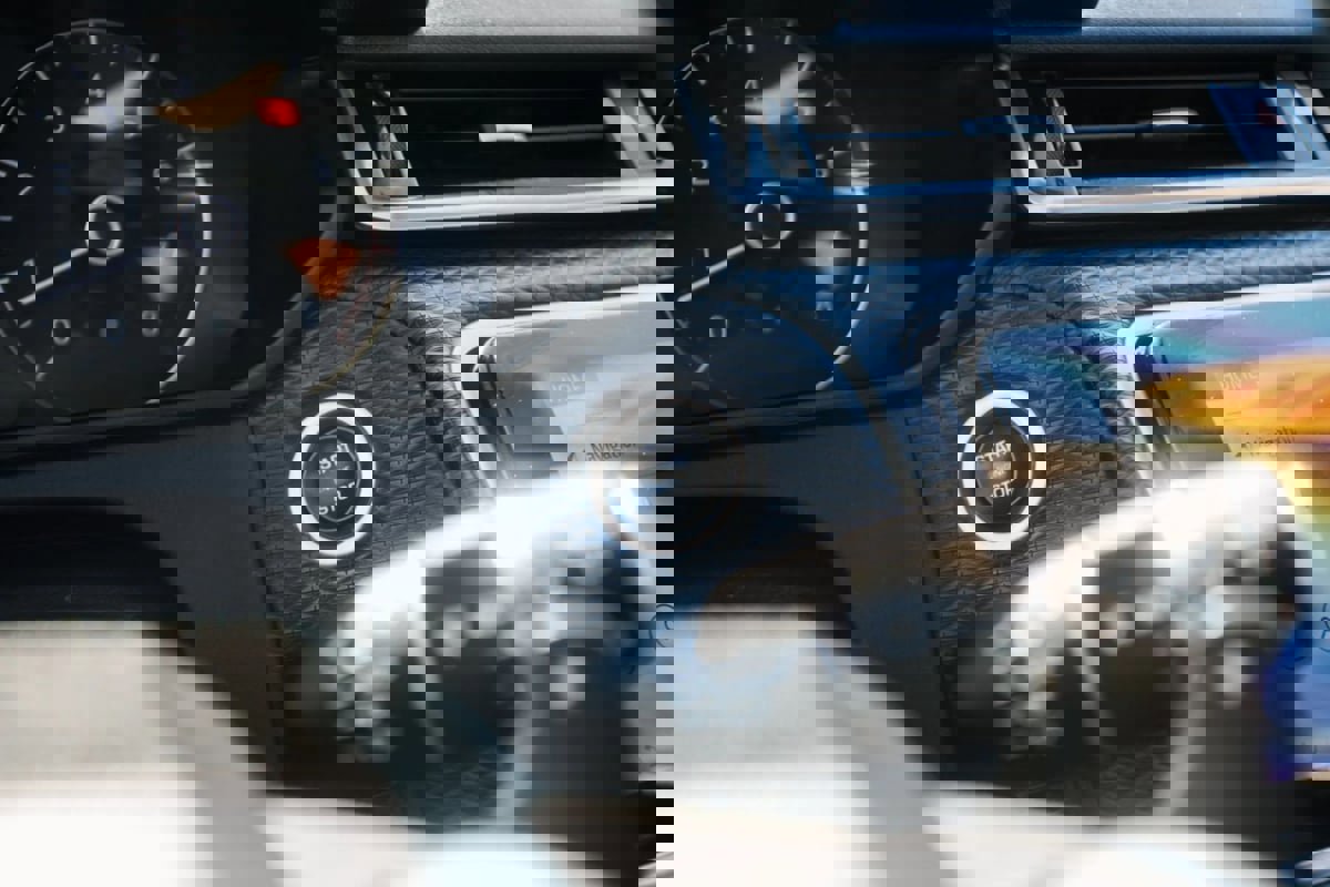 Used 2019 Land Rover Range Rover Velar S image 37