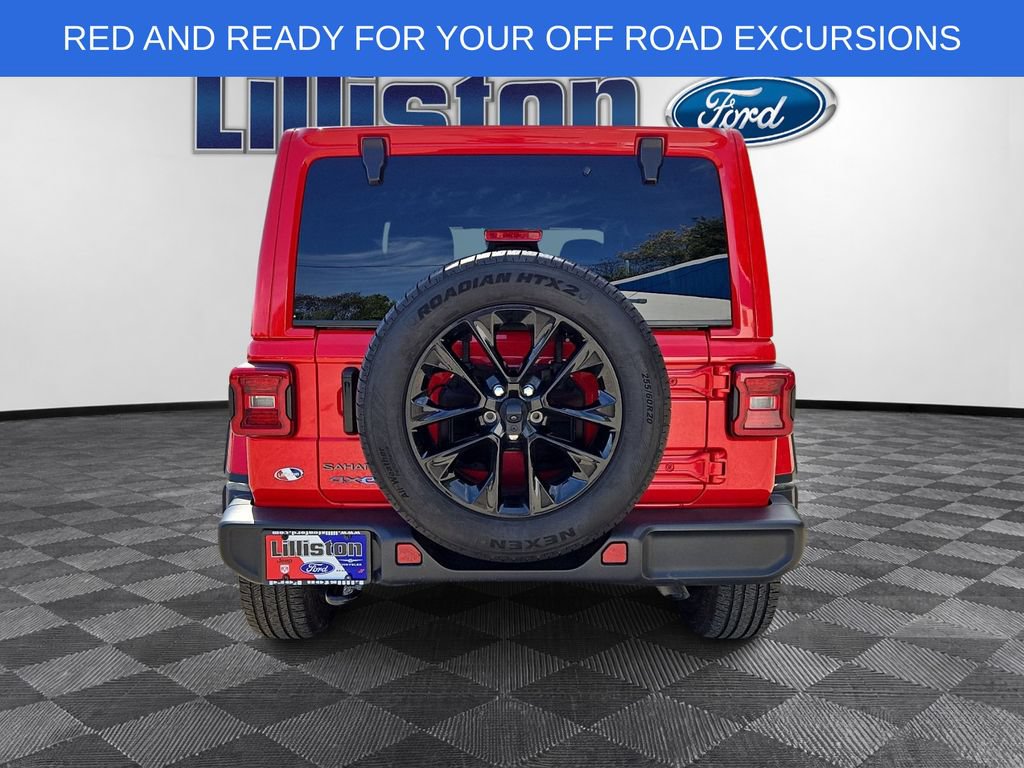 Used 2025 Jeep Wrangler Unlimited Sahara AWD/4WD image 5