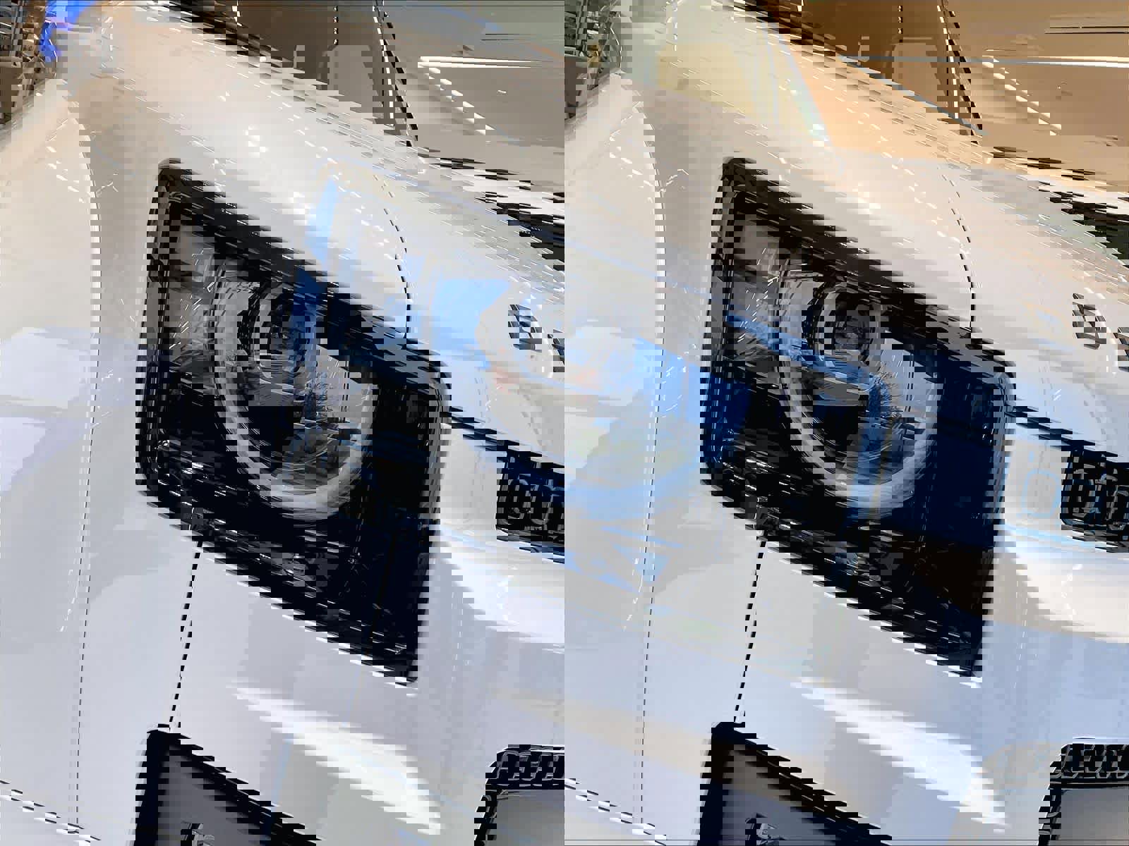 New 2026 Land Rover Defender 110 OCTA image 32