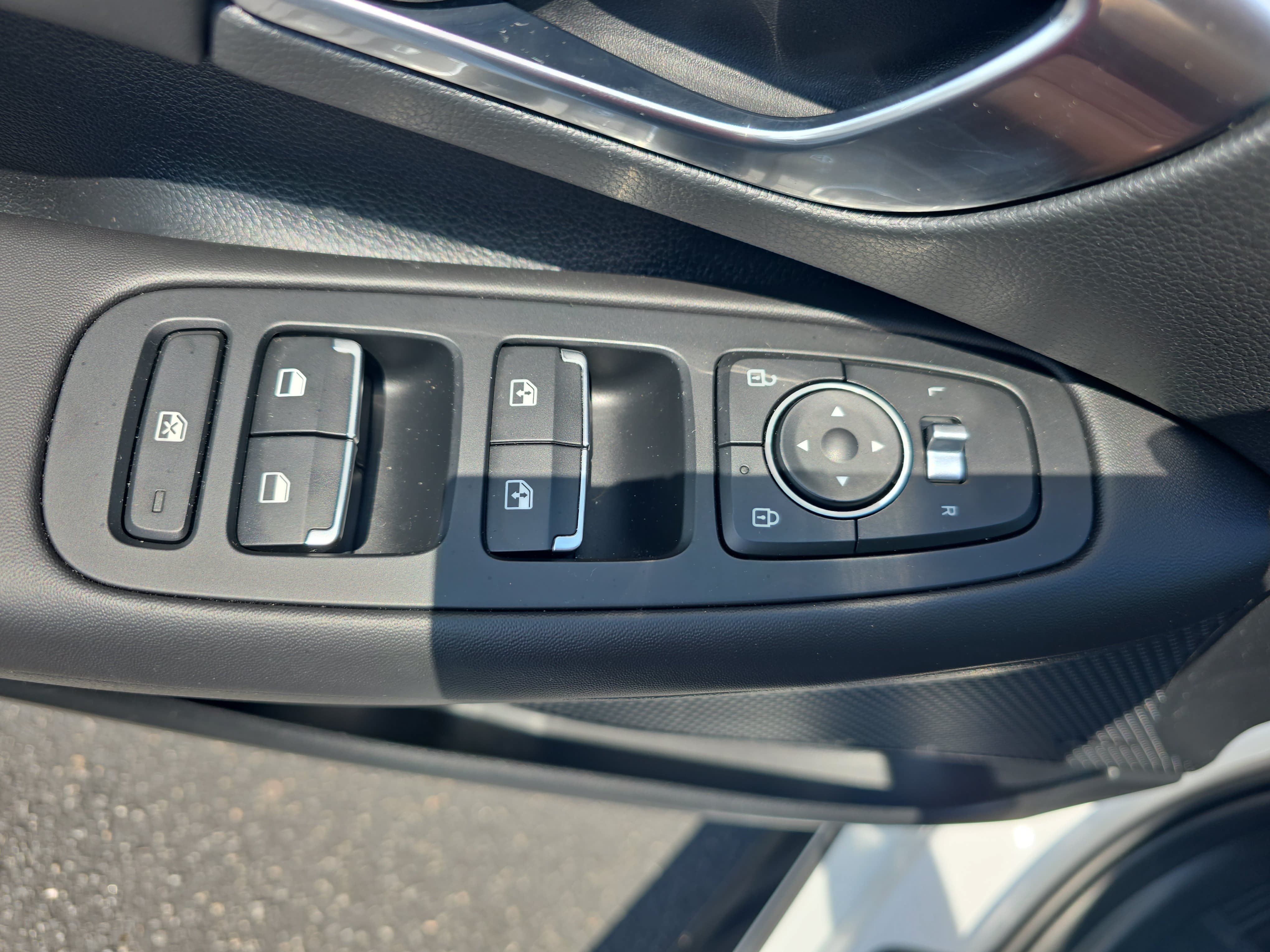 Used 2023 Hyundai Sonata SEL w/ Cargo Package FWD image 27