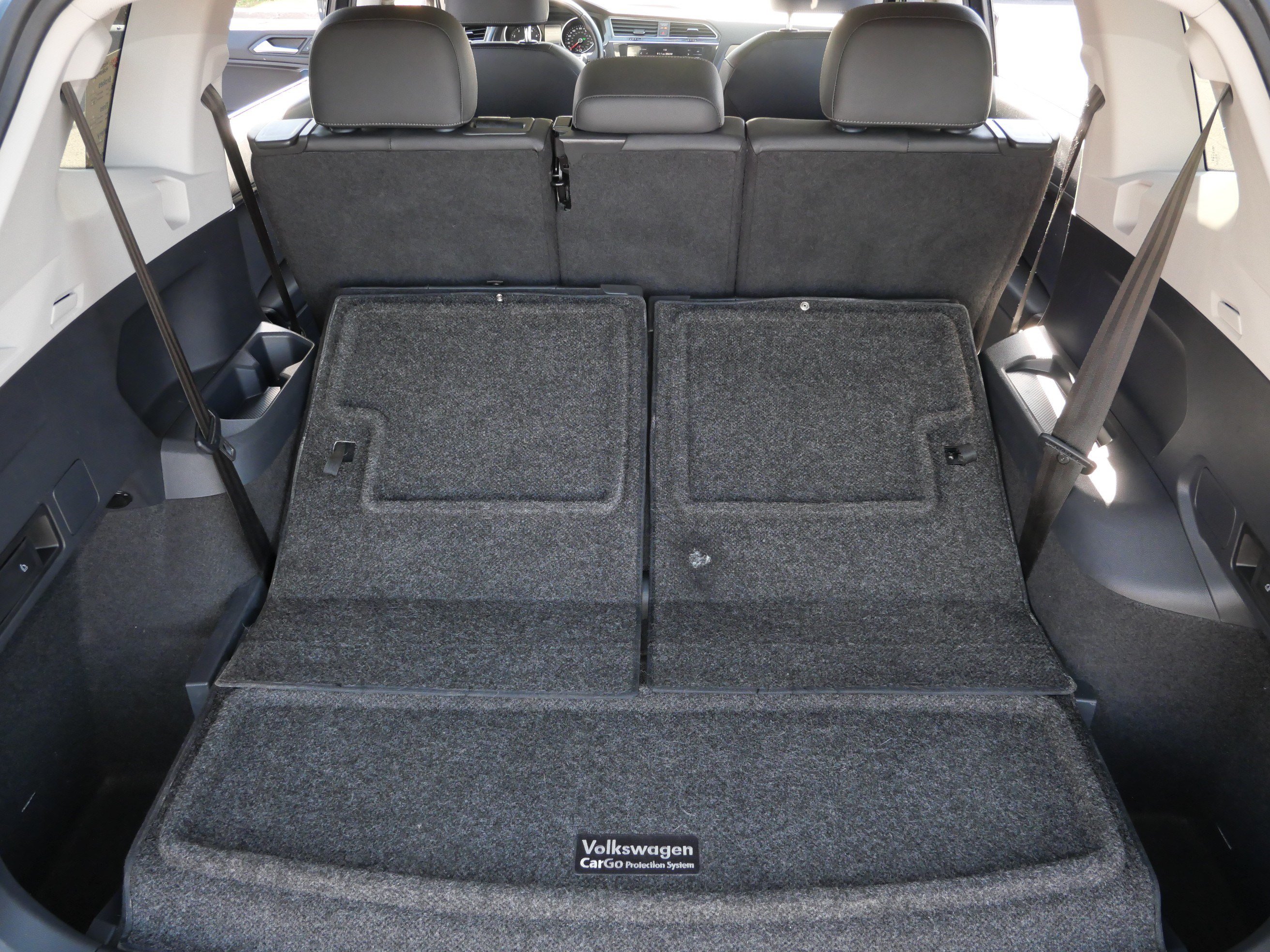 Used 2019 Volkswagen Tiguan SE w/ Panoramic Sunroof Package AWD/4WD image 18