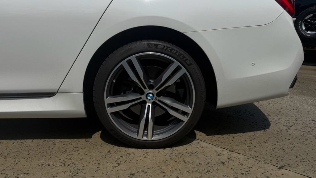 Used 2019 BMW 750i w/ Autobahn Package RWD image 5