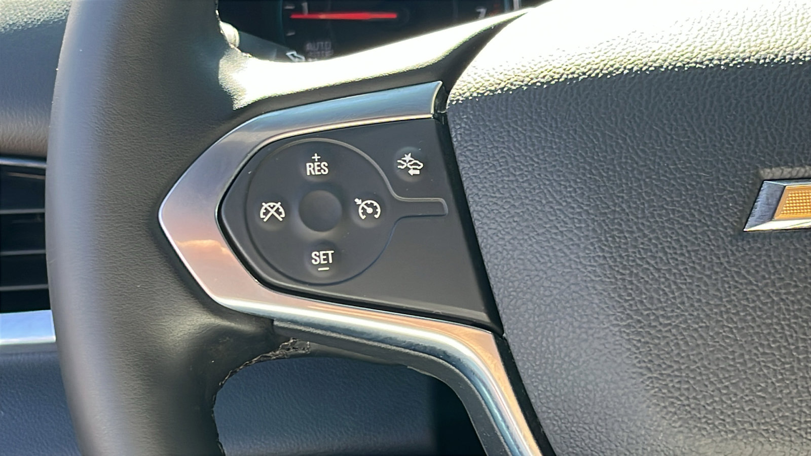 Used 2023 Chevrolet Traverse LT image 16