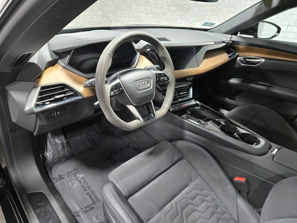 Used 2022 Audi e-tron GT Premium Plus image 13