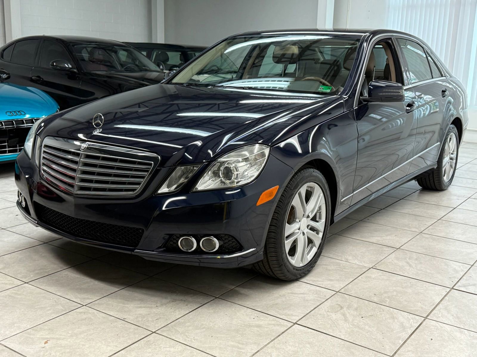 Used 2011 Mercedes-Benz E 350 4MATIC Sedan image 3
