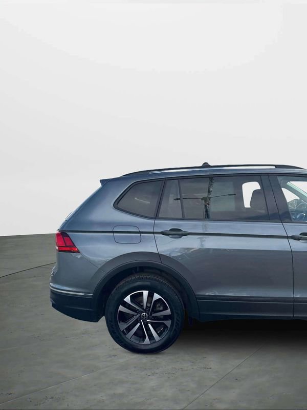 Used 2024 Volkswagen Tiguan S image 8