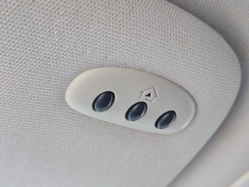 Used 2017 Ford Fusion SE w/ Fusion SE Technology Package image 39