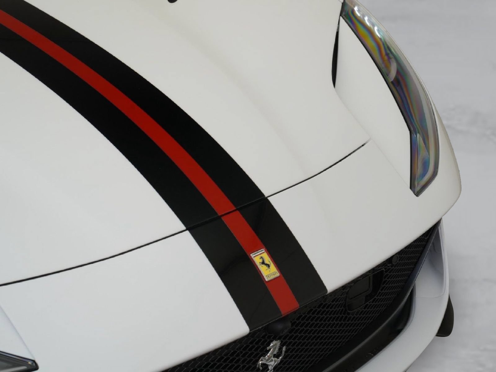 Used 2022 Ferrari 812 GTS RWD image 5