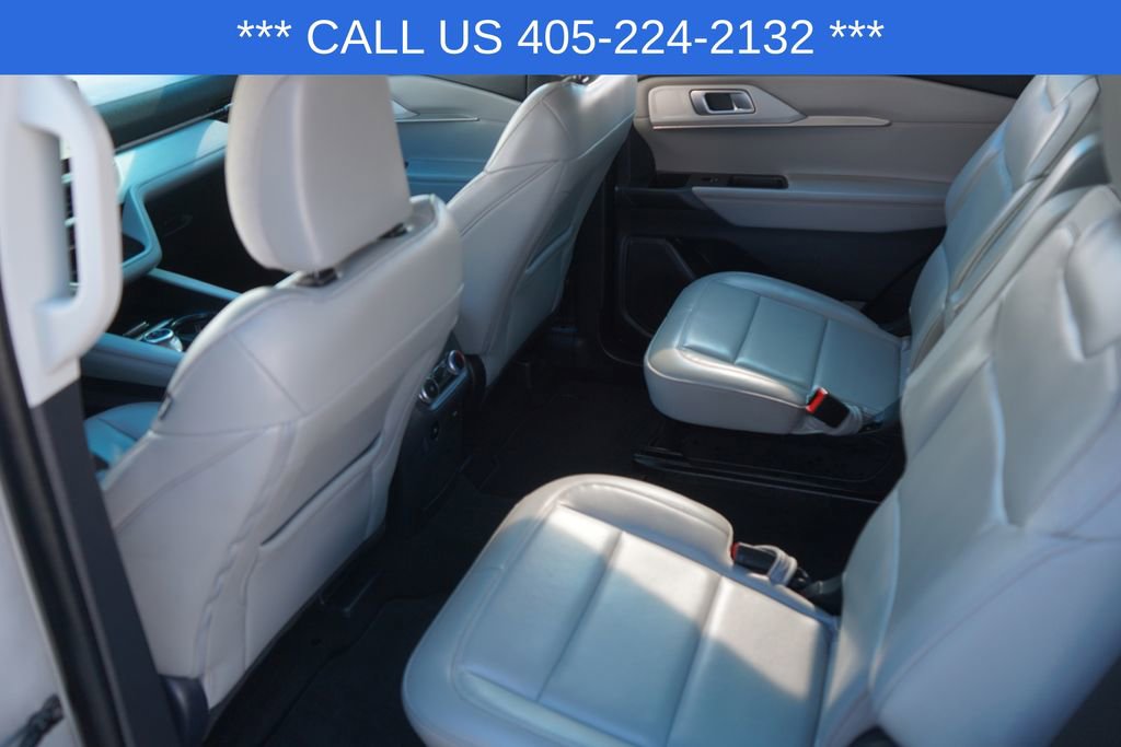 Used 2025 Ford Explorer Active w/ Active Comfort Package RWD image 30