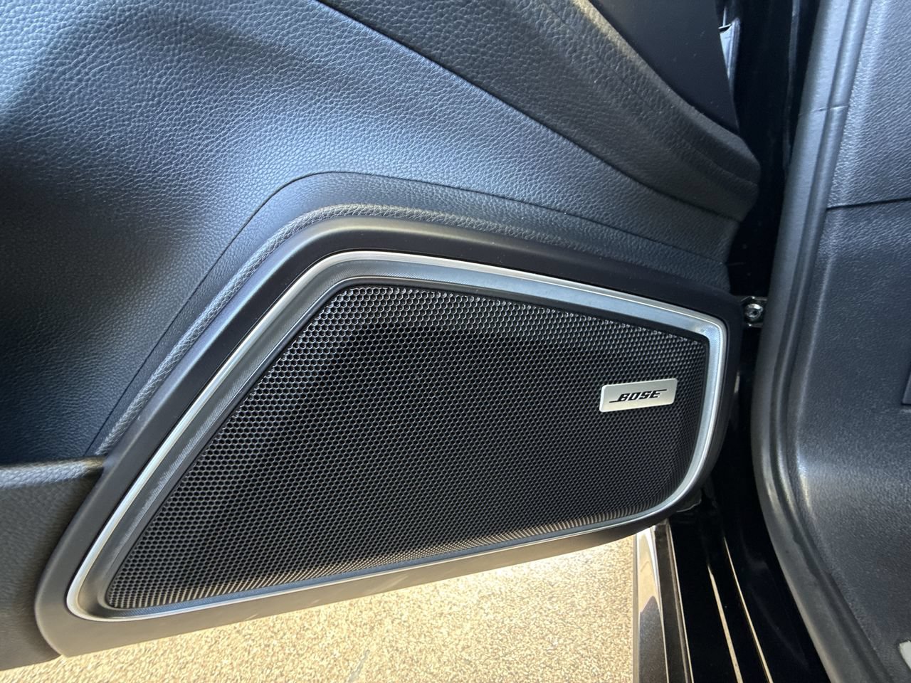 Used 2019 Porsche Panamera 4 w/ Premium Package Plus AWD/4WD image 25