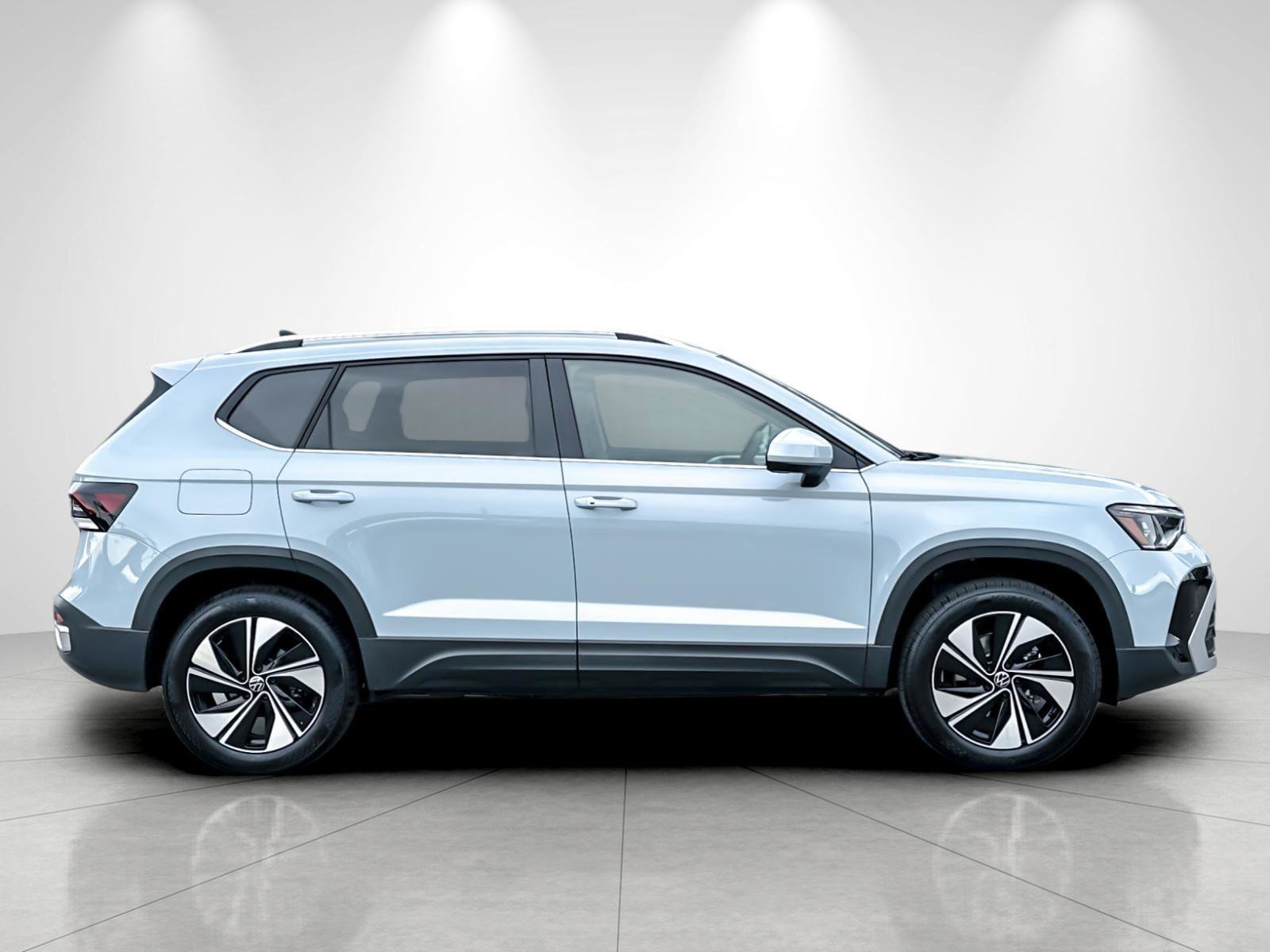 New 2026 Volkswagen Taos SE AWD/4WD image 6