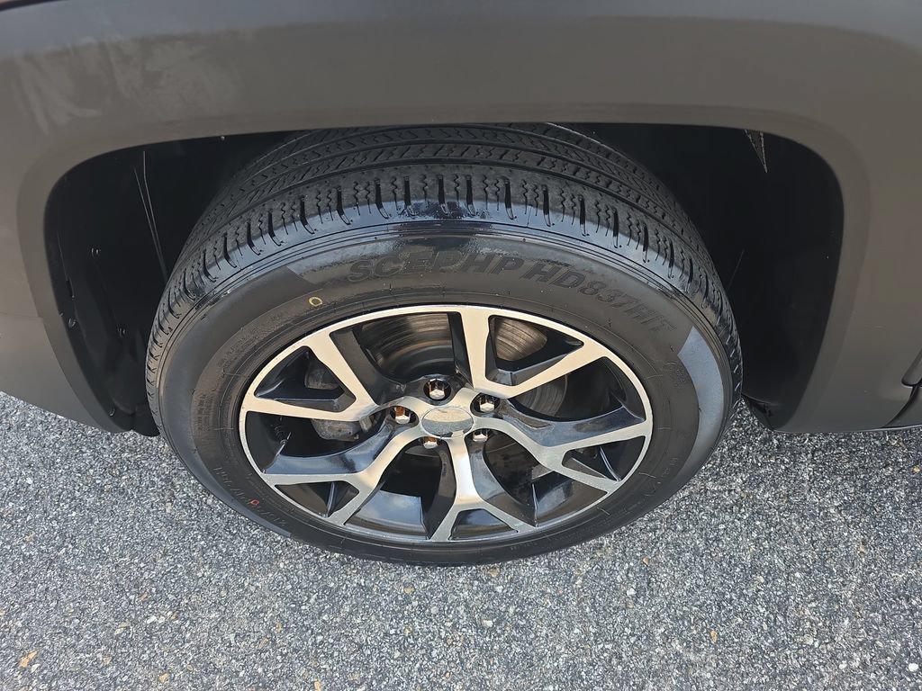 Used 2018 Jeep Renegade Latitude FWD image 9