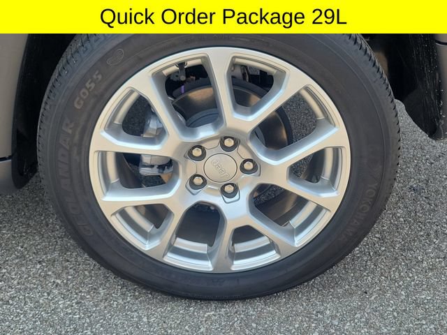 Certified 2024 Jeep Compass Latitude AWD/4WD image 7