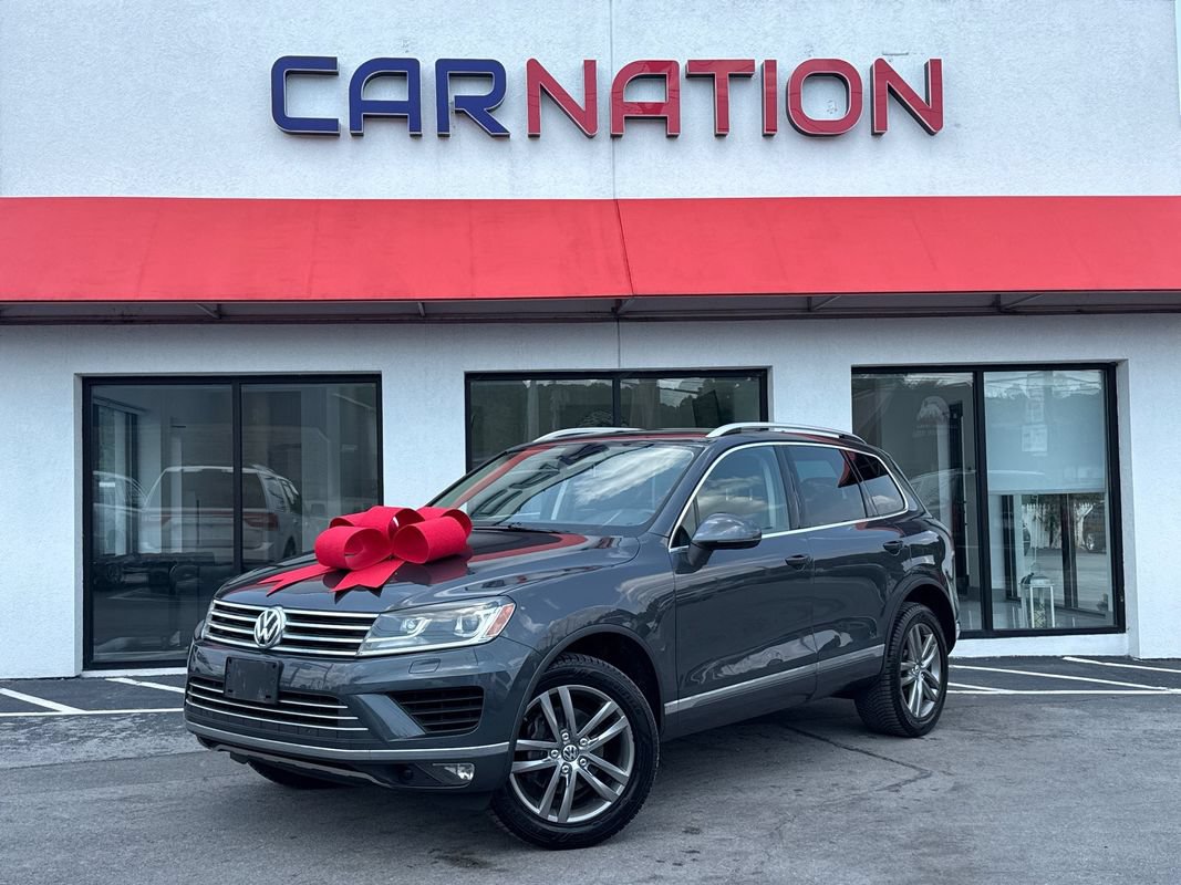 Used 2016 Volkswagen Touareg VR6 AWD/4WD image 2