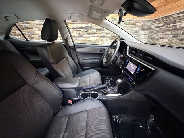 Used 2017 Toyota Corolla SE w/ Carpet Mat Package (TMS) FWD image 16