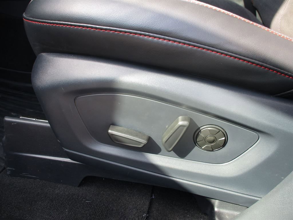 Used 2025 Ford Explorer ST image 14