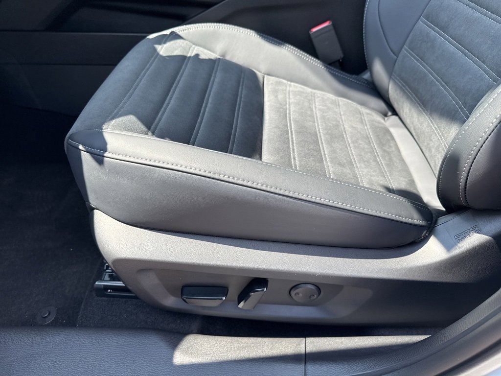 New 2025 Mitsubishi Outlander SE image 26