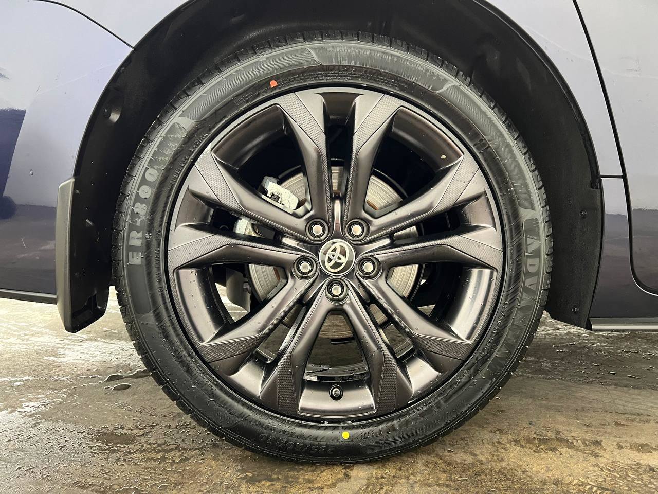 Used 2025 Toyota Sienna XSE w/ XSE Premium Package FWD image 33