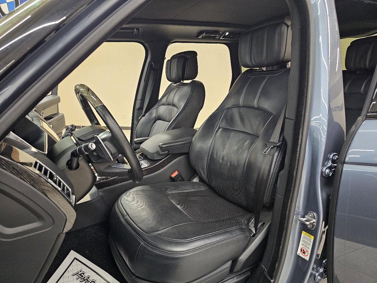 Used 2019 Land Rover Range Rover Autobiography image 20