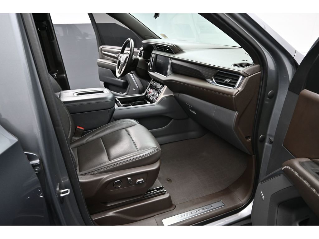 Used 2021 GMC Yukon XL Denali w/ Denali Ultimate Package AWD/4WD image 22