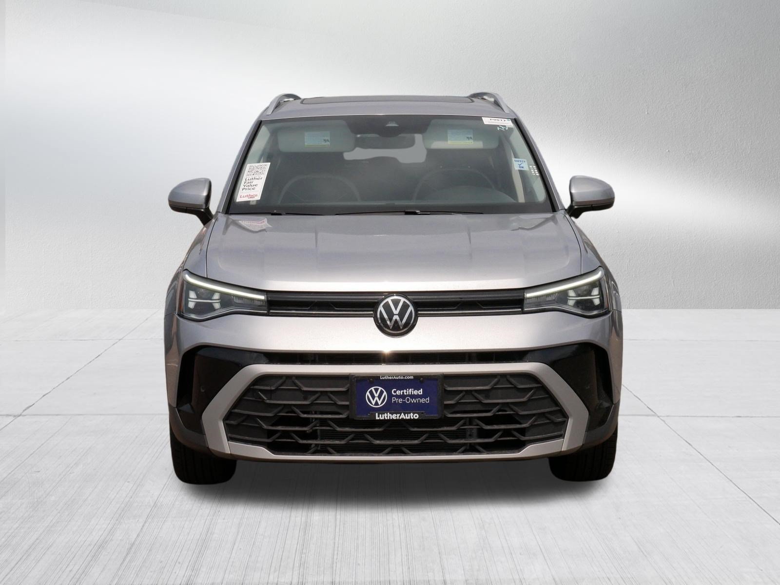 Used 2025 Volkswagen Taos SE w/ Panoramic Sunroof Package AWD/4WD image 2