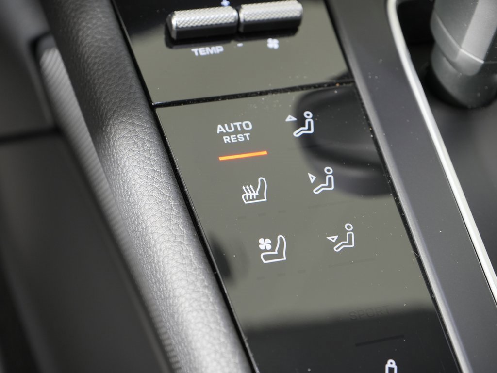 New 2026 Porsche Macan Turbo image 30