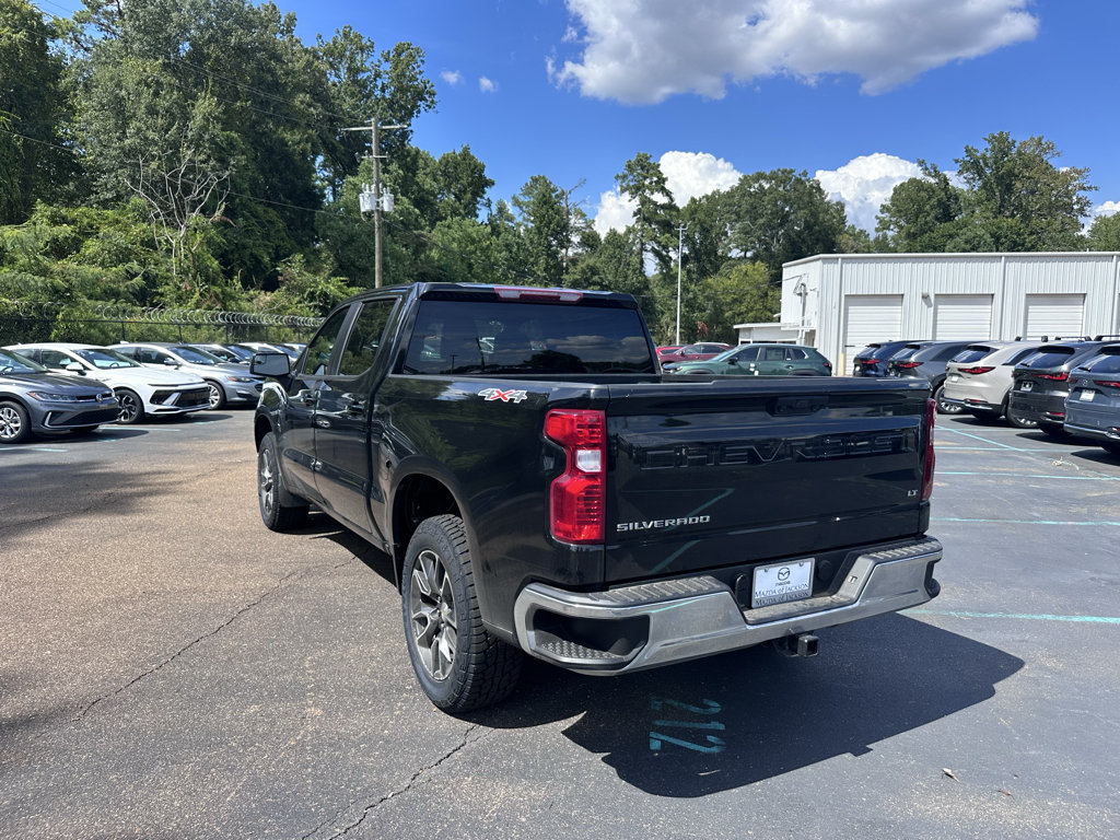 Used 2023 Chevrolet Silverado 1500 LT AWD/4WD image 3