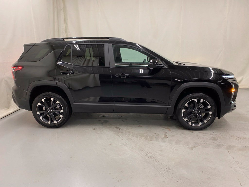 New 2027 Chevrolet Equinox RS w/ LPO, Floor Liner Package AWD/4WD image 9
