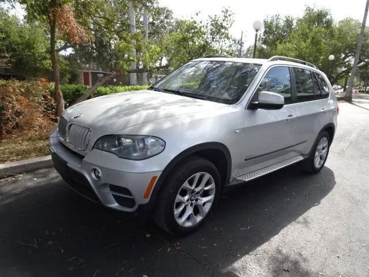 Used 2013 BMW X5 xDrive35i w/ Convenience Pkg AWD/4WD image 2