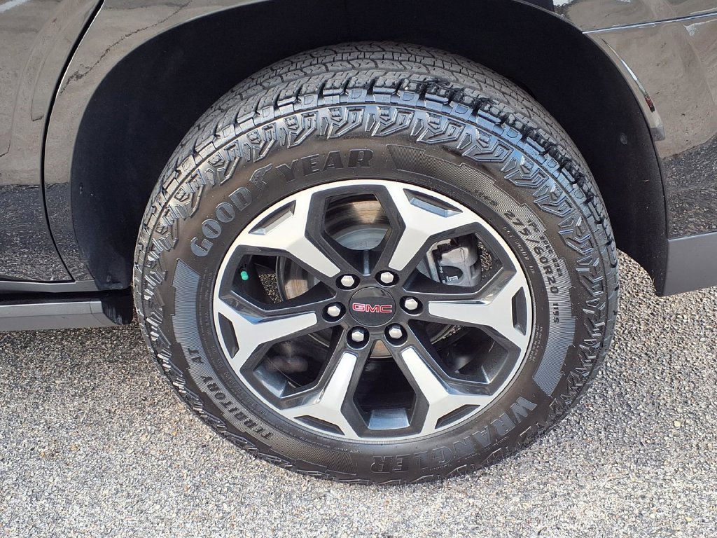 Used 2026 GMC Yukon AT4 w/ AT4 Premium Plus Package AWD/4WD image 20