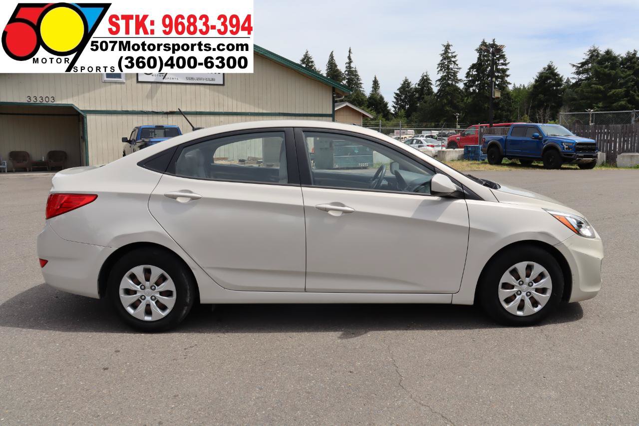 Used 2016 Hyundai Accent SE FWD image 3