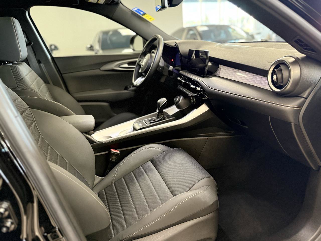 Used 2024 Alfa Romeo Tonale Ti AWD/4WD image 28