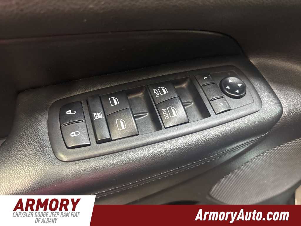 Used 2020 Jeep Grand Cherokee Laredo w/ 18" Wheel & 8.4" Radio Group image 8