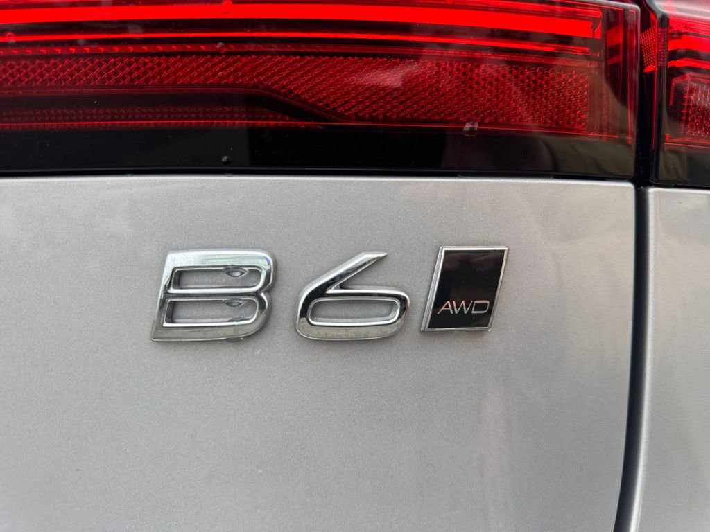 Certified 2025 Volvo V90 B6 Cross Country Plus image 9