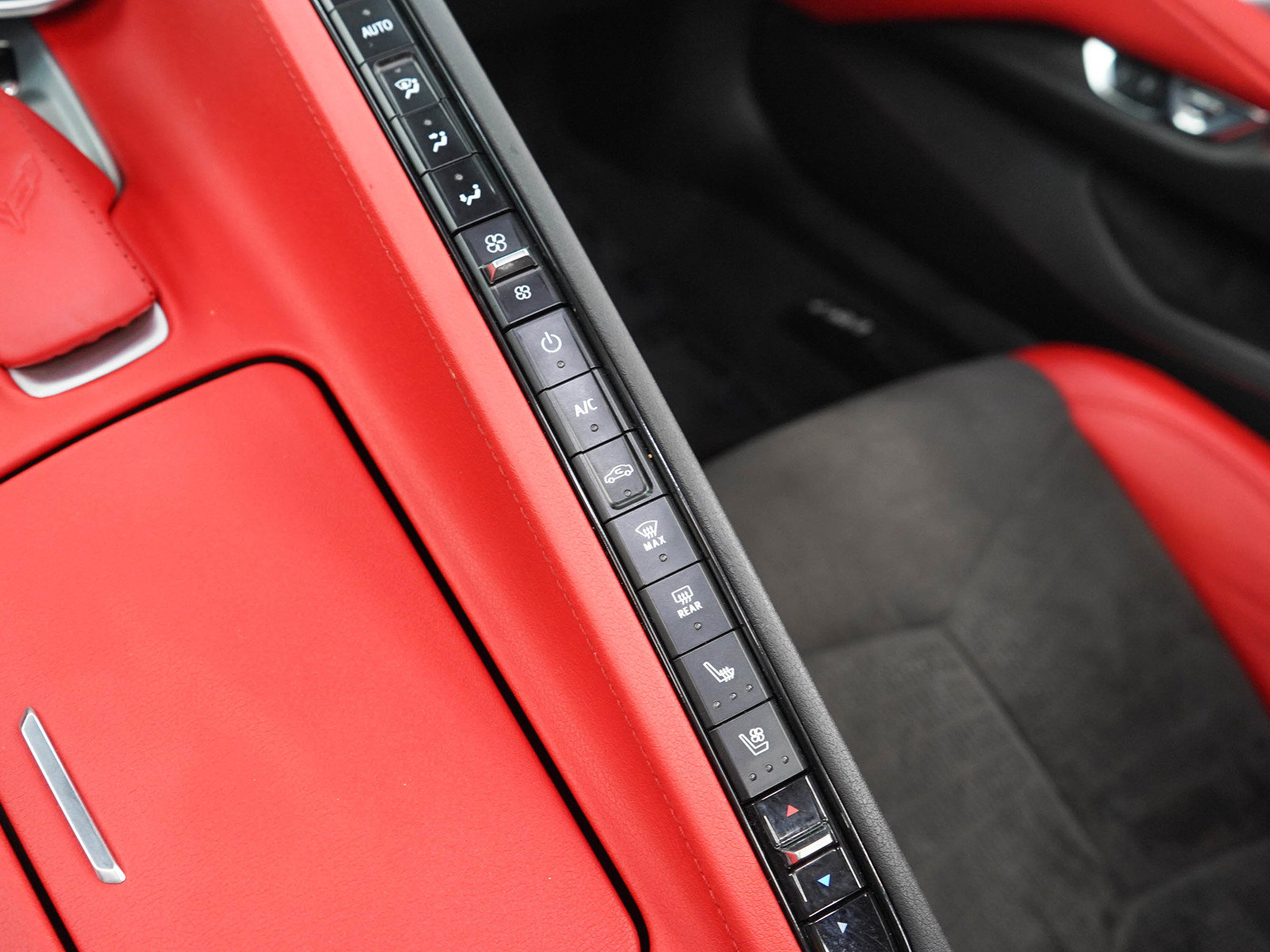 Used 2021 Chevrolet Corvette Stingray Preferred Conv w/ Z51 Performance Package RWD image 32