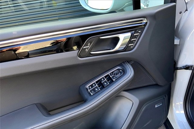 New 2026 Porsche Macan S image 28