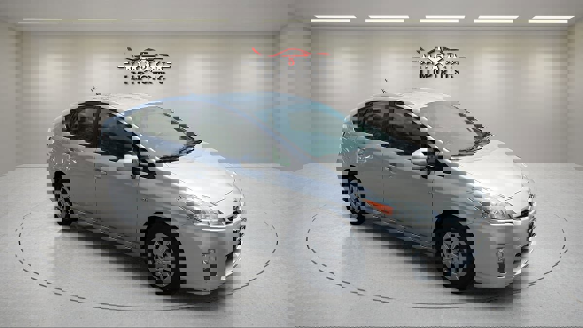 Used 2011 Toyota Prius Three w/ Navigation Pkg FWD image 6