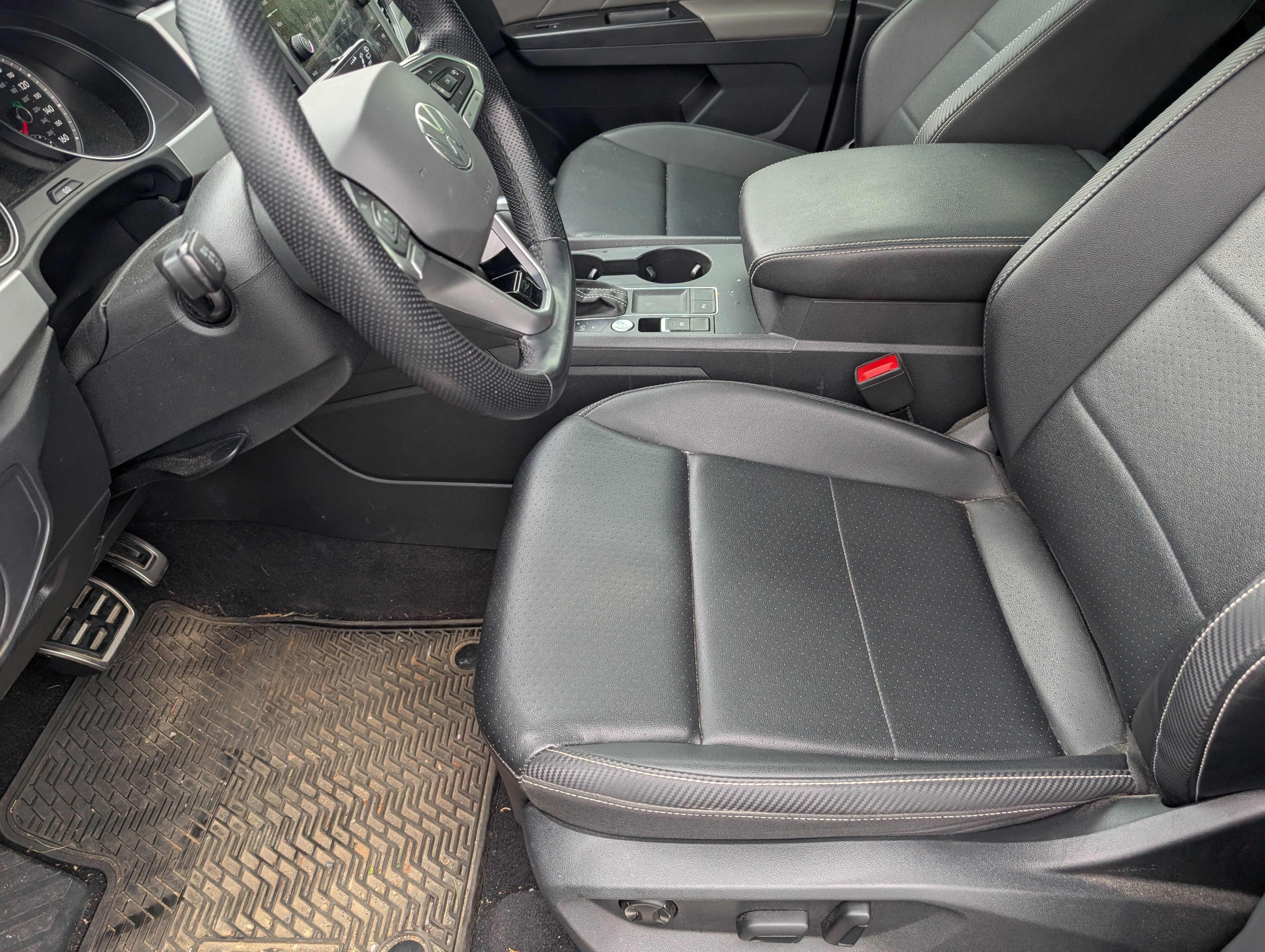 Used 2021 Volkswagen Atlas Cross Sport SE FWD image 6
