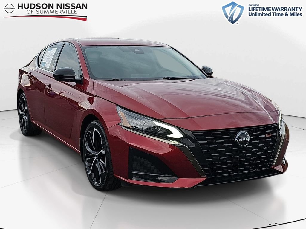 Used 2023 Nissan Altima 2.5 SR FWD image 1