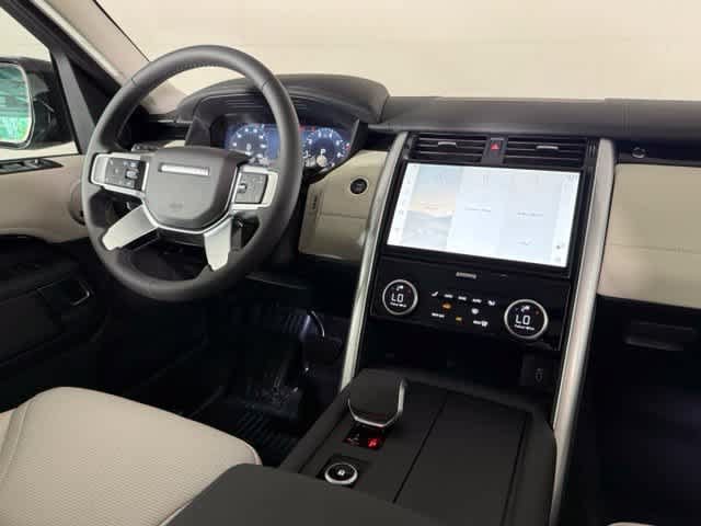 New 2026 Land Rover Discovery S AWD/4WD image 17