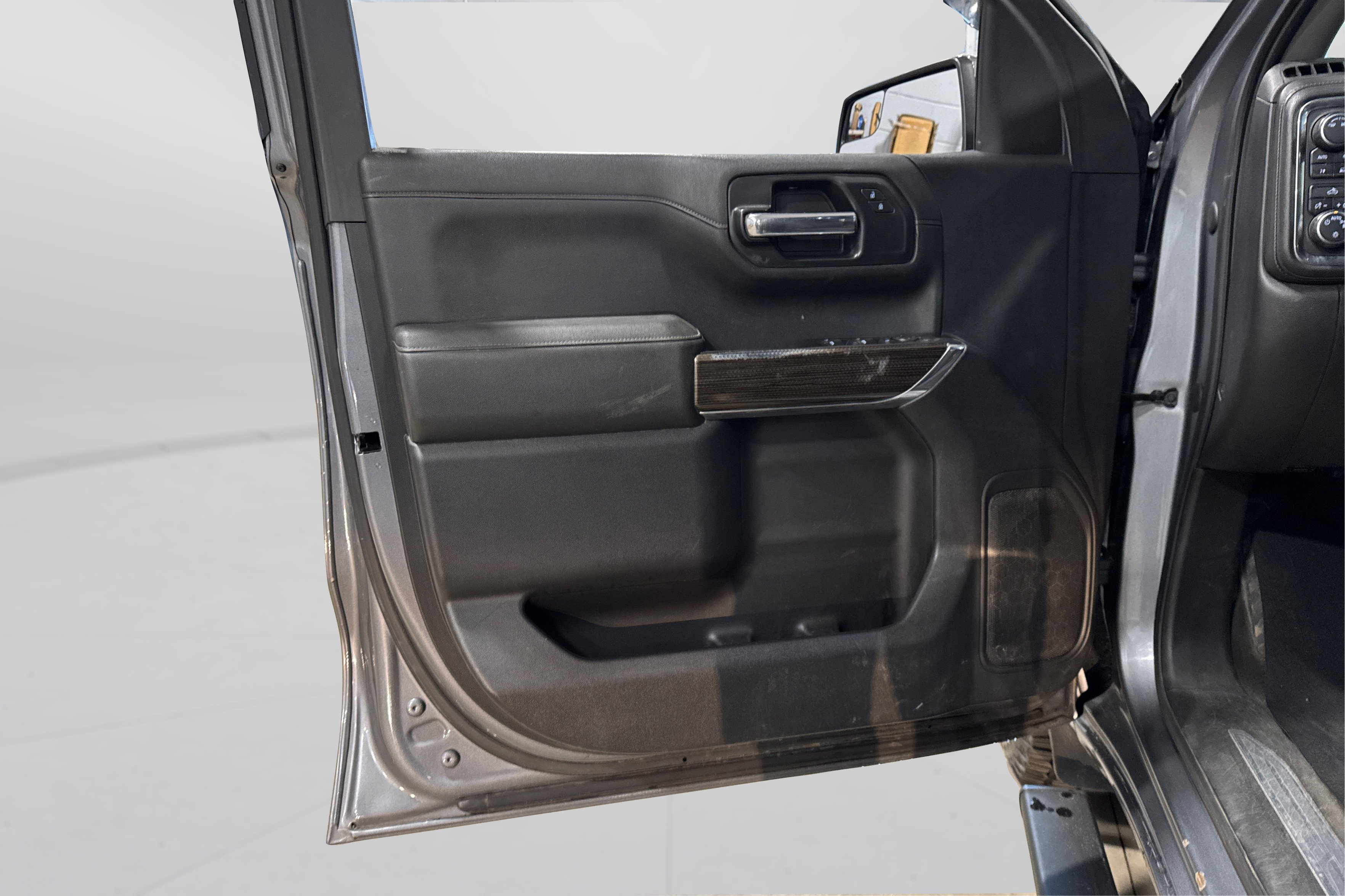 Used 2020 Chevrolet Silverado 1500 LT w/ All-Star Edition image 15