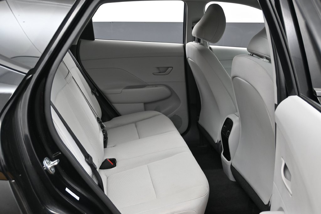 Used 2024 Hyundai Kona SEL AWD/4WD image 25